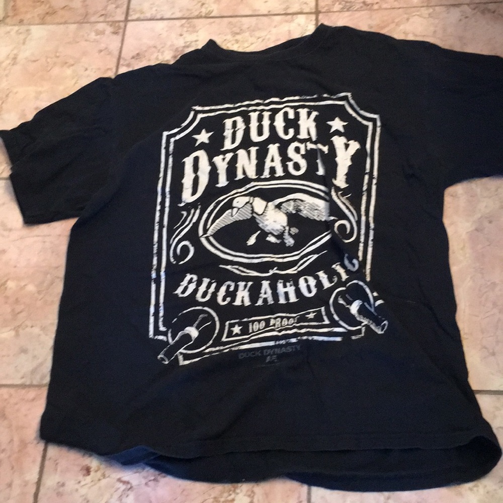 Duck dynasty T in PREOWNED condition